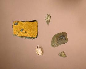Vergoldetes Fragment einer Bronzestatue