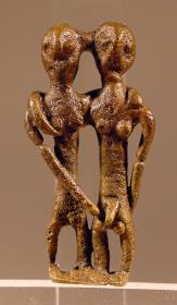 Statuettengruppe: Mann und Frau