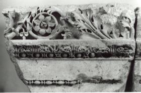 Gebälk der Altarhofhallen des Heiligtums des Jupiter Heliopolitanus in Baalbek, linkes Bauteil