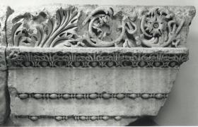 Gebälk der Altarhofhallen des Heiligtums des Jupiter Heliopolitanus in Baalbek, rechtes Bauteil