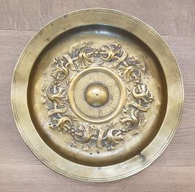 Omphalos-Schüssel mit Astwerk
