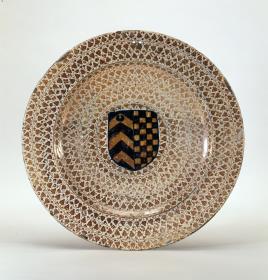 Schüssel mit Weinranken und Allianzwappen