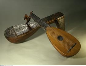 Laute mit Etui