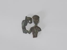 Anthropomorphes Beschlag-Fragment