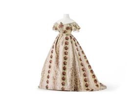 Ballkleid mit Streifendekor