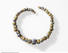 Kette aus "Schichtaugenperlen"