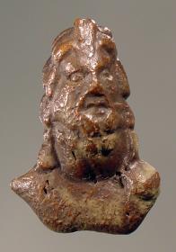 Attasche mit Jupiterbüste
