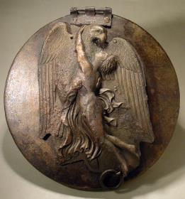Griechischer Klappspiegel mit der Darstellung der Entführung des Ganymed durch Zeus in Gestalt eines Adlers