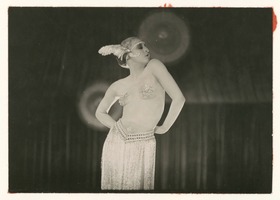 Brigitte Helm als tanzende Maschinen-Maria im Stummfilm "Metropolis"
