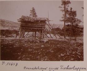 Vorratshaus eines Fischer-Samen bei Salmi