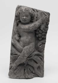 Putto von einer Arkadendekoration